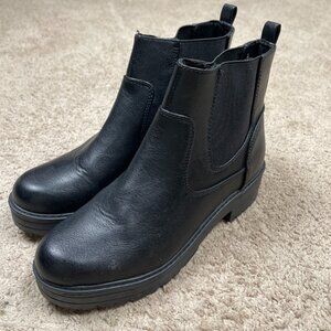 Old Navy Boots Womens 8 Black Chelsea Chunky Grunge Slip Biker Basic Capsule